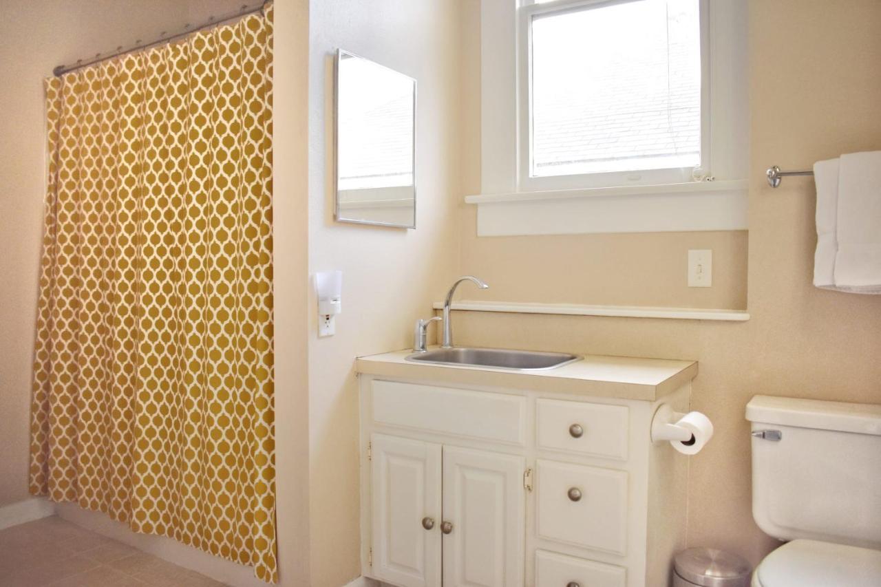 Greeley Gardens 2Nd Floor Efficiency With A View Appartamento Houston Esterno foto
