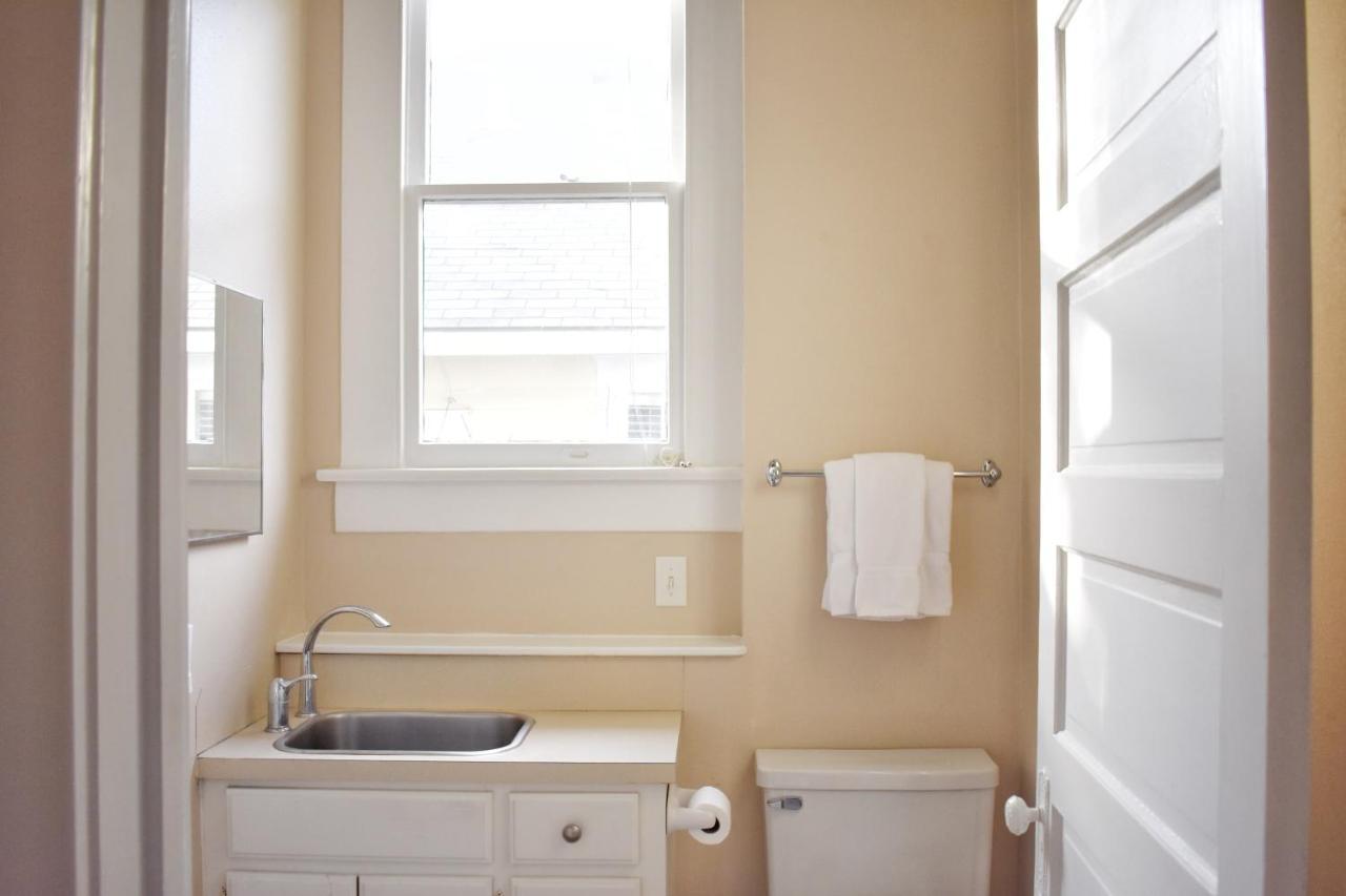 Greeley Gardens 2Nd Floor Efficiency With A View Appartamento Houston Esterno foto
